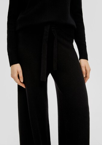 s.Oliver Wide leg Trousers in Black
