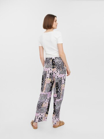 VERO MODA Loosefit Hose 'Gigi' in Lila