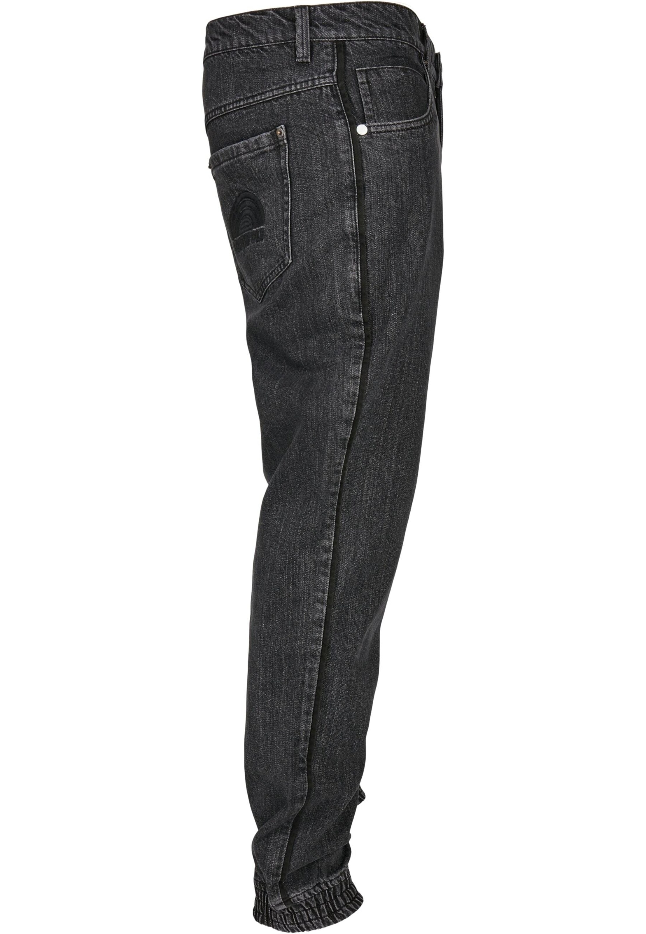 SOUTHPOLE Tapered Jeans in Zwart