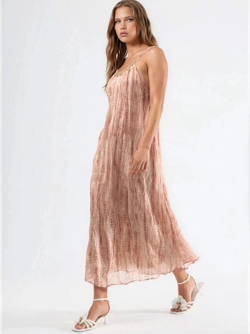 Qu Style Dress in Pink