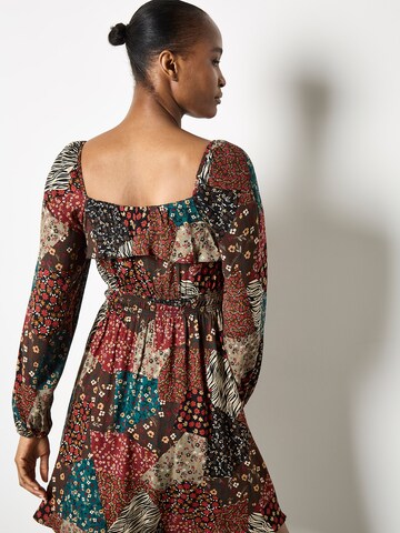 Robe ' ' Apricot en marron