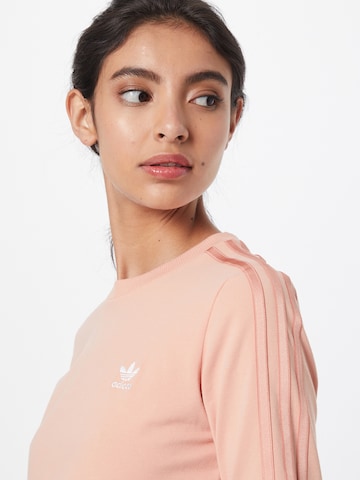 ADIDAS ORIGINALS T-shirt i rosa