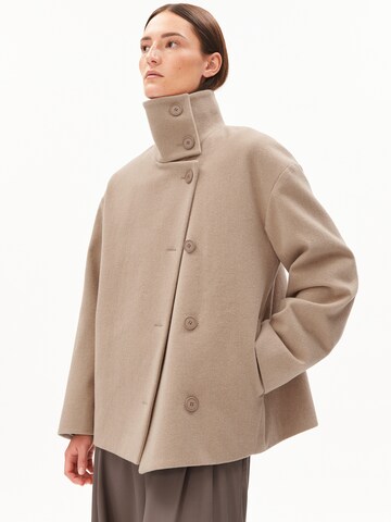 ARMEDANGELS Between-seasons coat in Brown: front