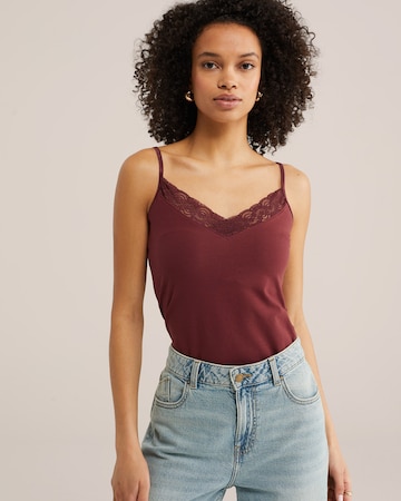 WE Fashion Toppi värissä punainen: etupuoli