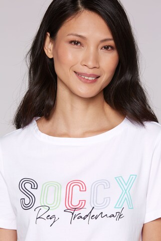 Soccx Basic T-Shirt mit U-Boot-Ausschnitt und Logo in Weiß