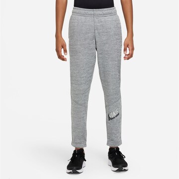 Tapered Pantaloni sportivi di NIKE in grigio: frontale