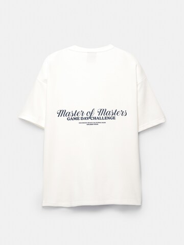 Tricou de la Pull&Bear pe alb