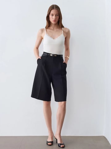 Dilvin Top in White: front