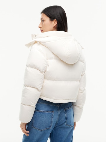 Tommy Jeans - Chaqueta de invierno 'ALASKA' en blanco
