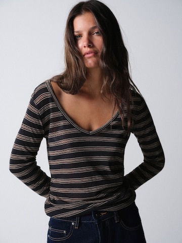The Set Shirt in Brown: front
