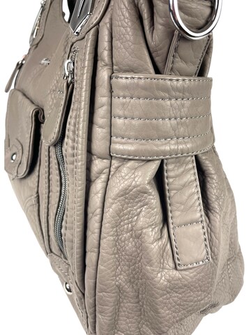 Kumixi Shoulder Bag in Grey