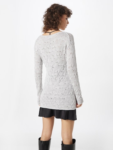 Pull-over 'Melany' WEEKDAY en gris