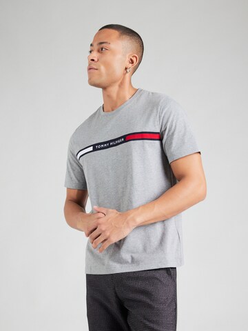 Maglietta di TOMMY HILFIGER in grigio: frontale