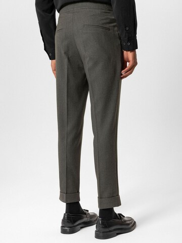 Tapered Pantaloni con pieghe di Antioch in grigio