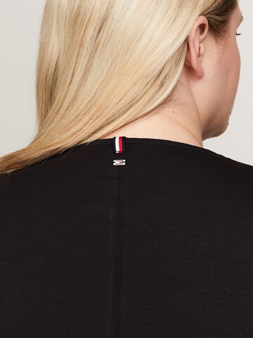 Abito camicia di Tommy Hilfiger Curve in nero