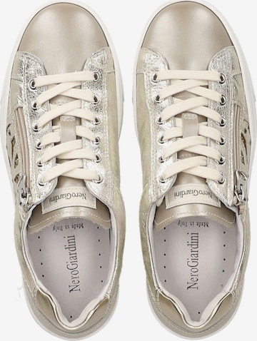 Nero Giardini Sneakers in Gold