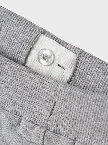 NAME IT - regular Pantalón 'Spider-Man' en gris