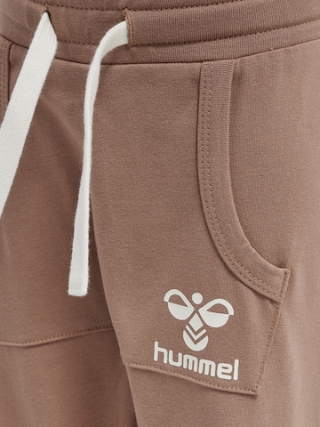 Hummel Tapered Pants in Brown