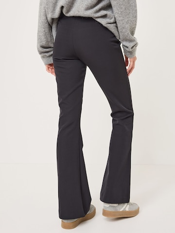 évasé Pantalon Tamaris en noir