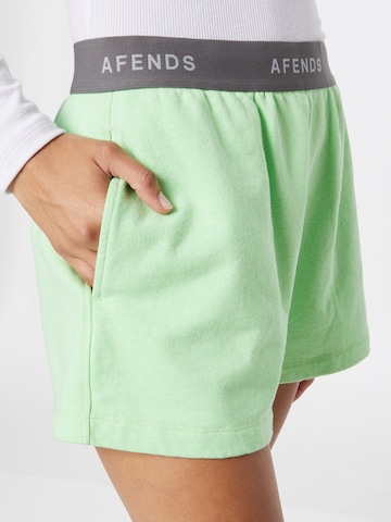 Afends Regular Shorts in Grün