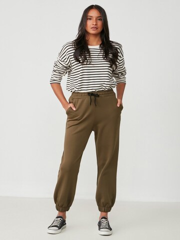 C&City Trousers in Green: front