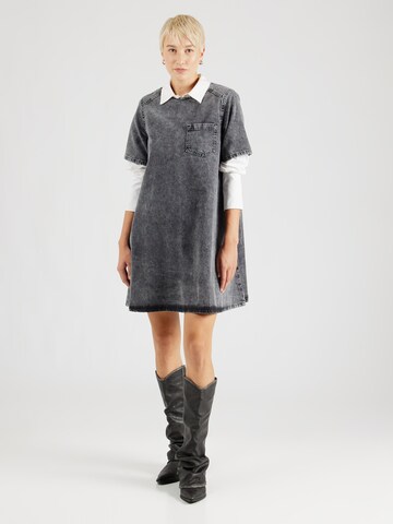 Robe 'Malo' My Essential Wardrobe en gris : devant
