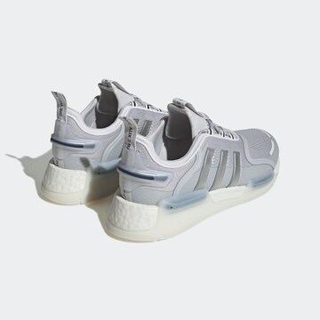 pelēks ADIDAS ORIGINALS Zemie brīvā laika apavi 'Nmd_V3'