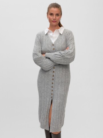 Robes en maille VERO MODA en gris