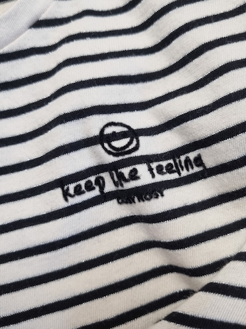 Maglietta 'Langarmshirt mit Streifen' di LIKS. Munich in bianco