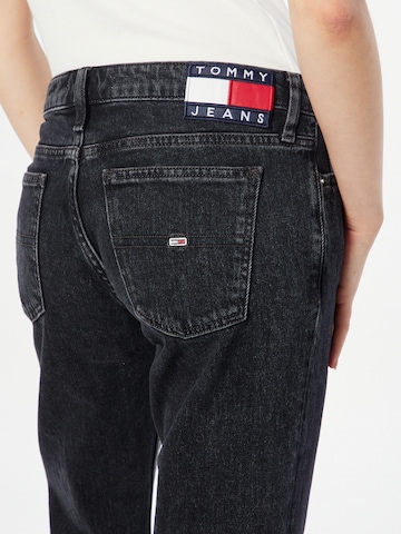 Tommy Jeans جينز ذات سيقان واسعة جينز 'SOPHIE' بلون أسود