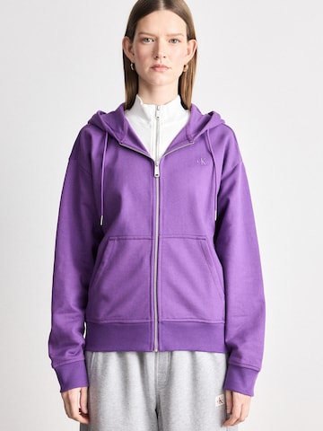 Calvin Klein Jeans Sweatjacke in Lila: Vorderseite