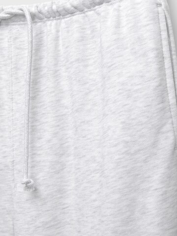 Pull&Bear Tapered Broek in Grijs