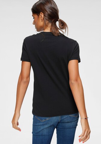 TOMMY HILFIGER T-shirt i svart