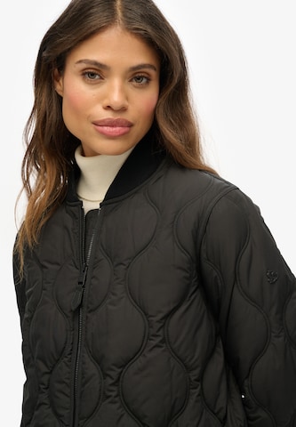 Superdry Tussenmantel in Zwart