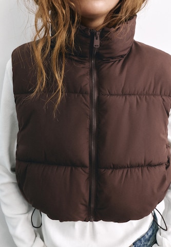 Pull&Bear Weste in Braun