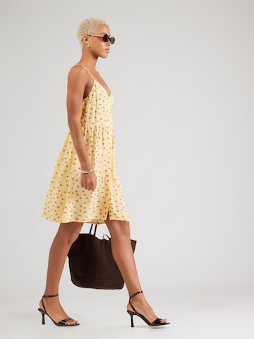 geltona PIECES Vasarinė suknelė 'PCEVIE'