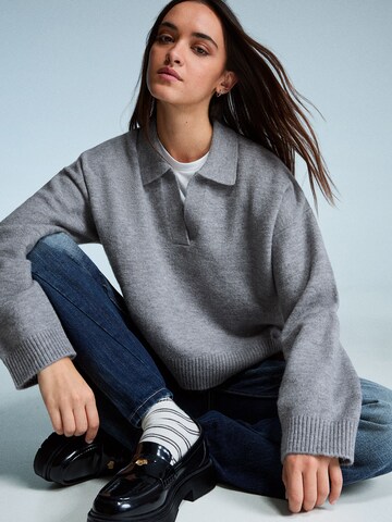 Bershka Pullover in Grau: Vorderseite
