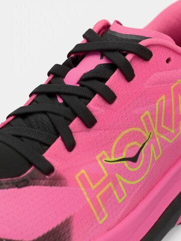 HOKA Løbesko 'Mafate 5' i pink