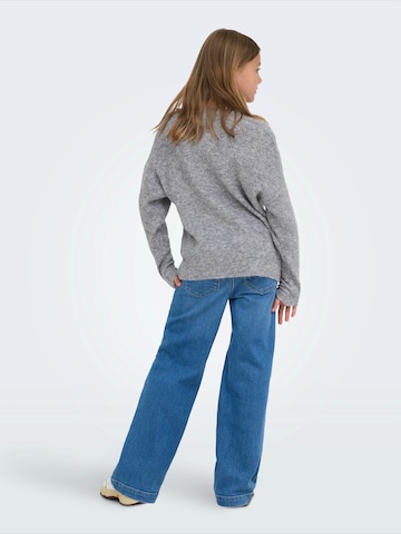 Pullover 'KOGJERICO' di ONLY GIRLS in grigio