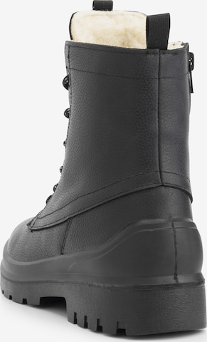 Travelin Lace-Up Boots in Black