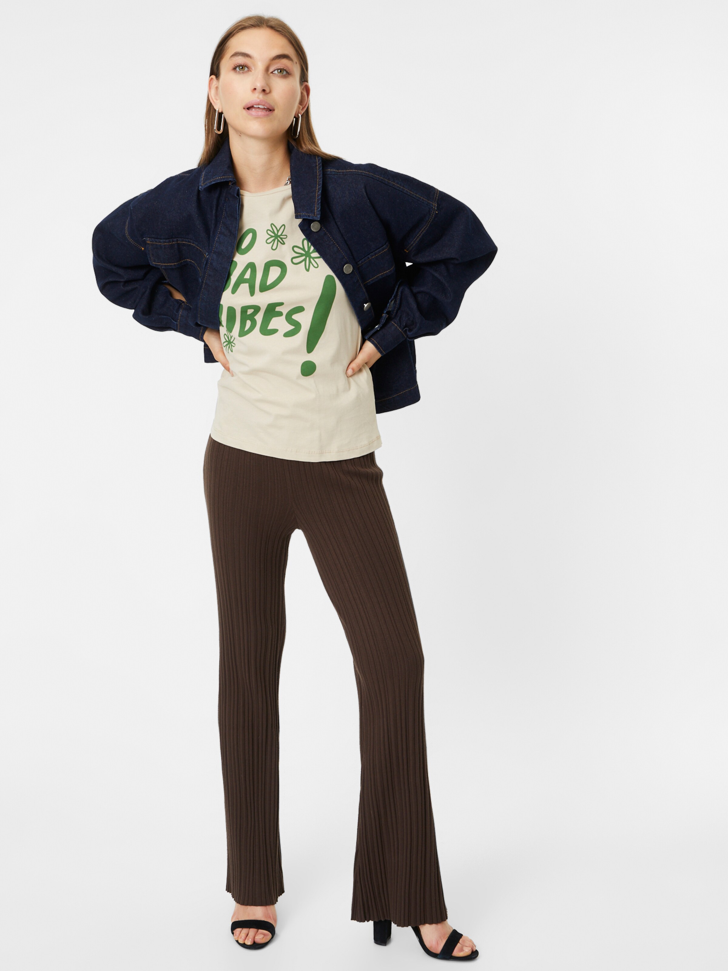 Frauen Shirts & Tops Trendyol T-Shirt in Beige - PQ85213 Frauen Shirts & Tops Trendyol T-Shirt in Beige - PQ85213