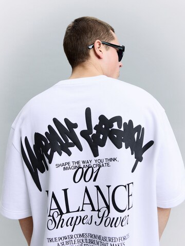 T-Shirt Bershka en blanc