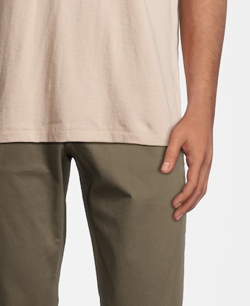 AÉROPOSTALE Slim fit Chino trousers in Green