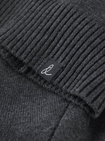 Ombre Cap in Grau