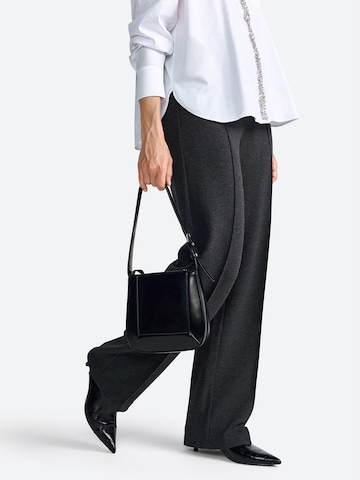 Wide leg Pantaloni de la Rich & Royal pe negru
