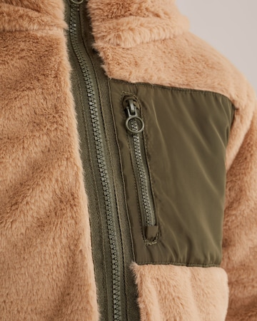 WE Fashion Зимняя куртка в Бежевый