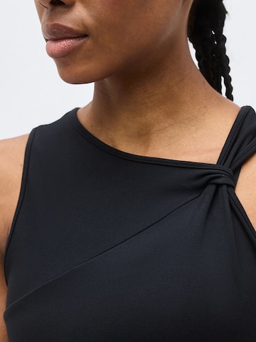 NIKE Top sportowy 'ONE' w kolorze czarny