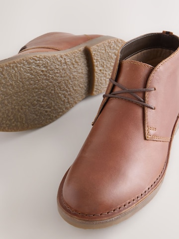 Next - Botines chukka en marrón