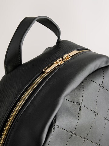 Next - Mochila en negro