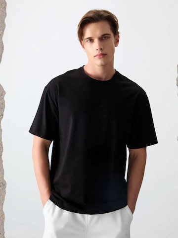 Tommy Life T-Shirts in Schwarz